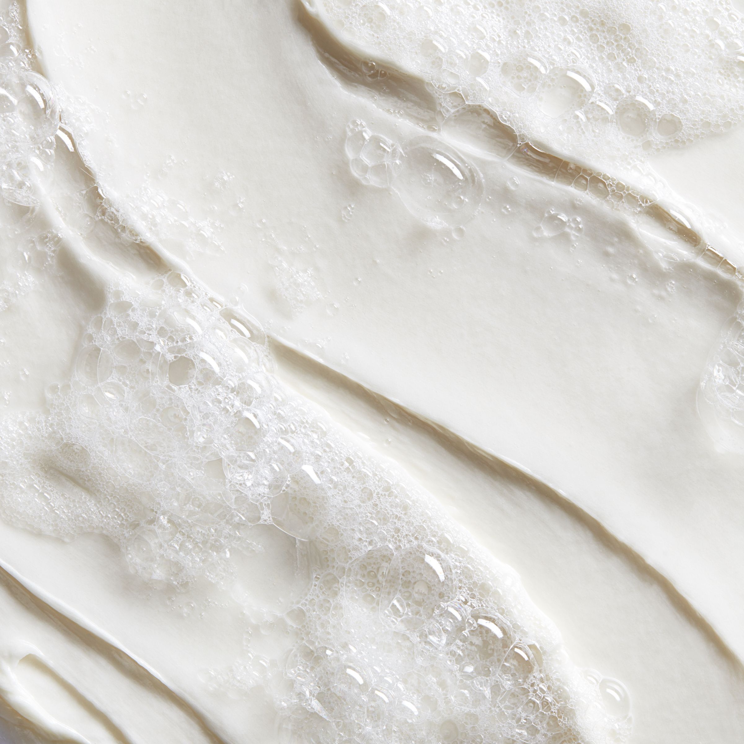 غسول الوجه ألترا لانواع البشرة الدهنية