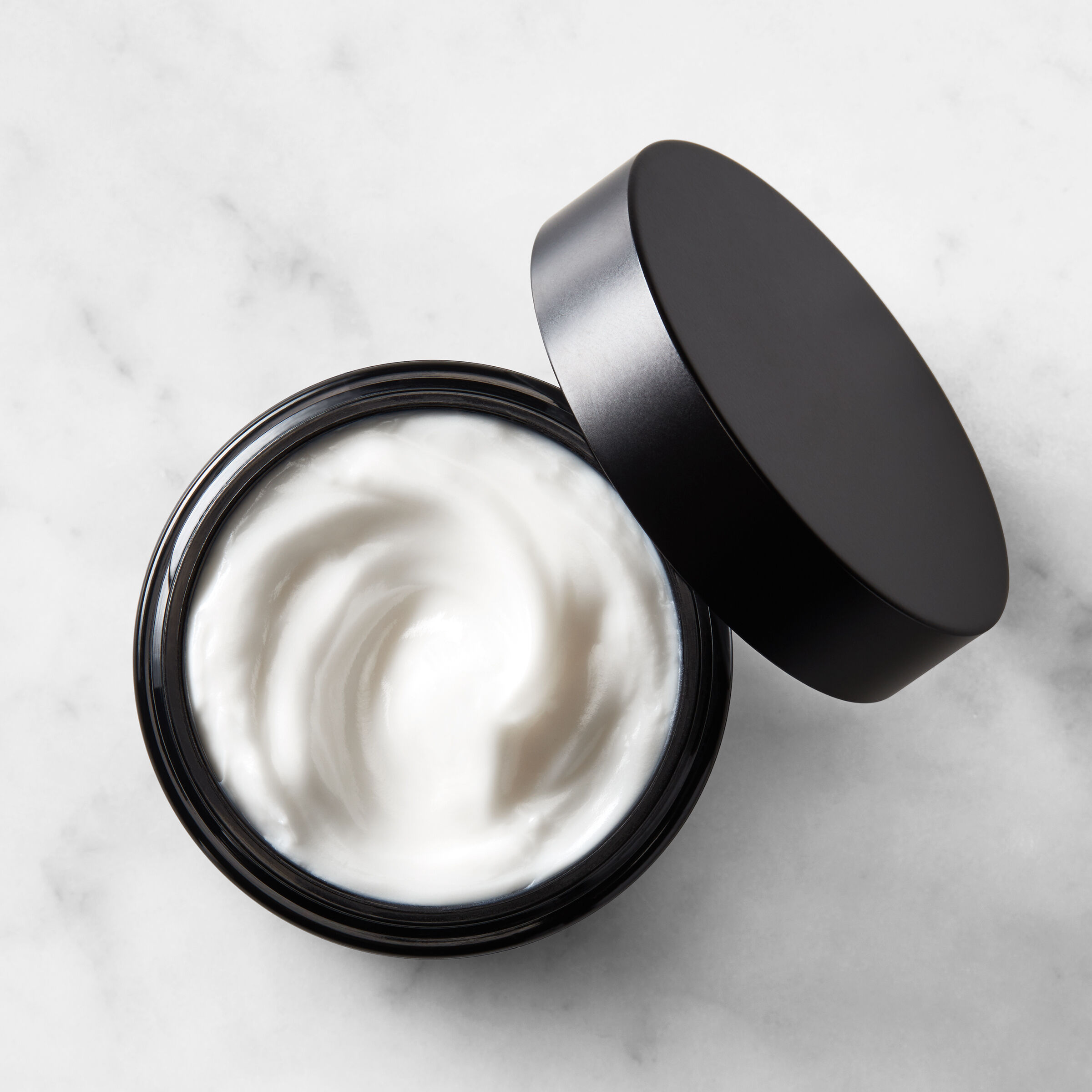 كريم مرطب مضاد للشيخوخة