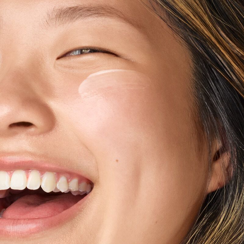 مستحلب الآذريون لتنعيم البشرة واستقرارها