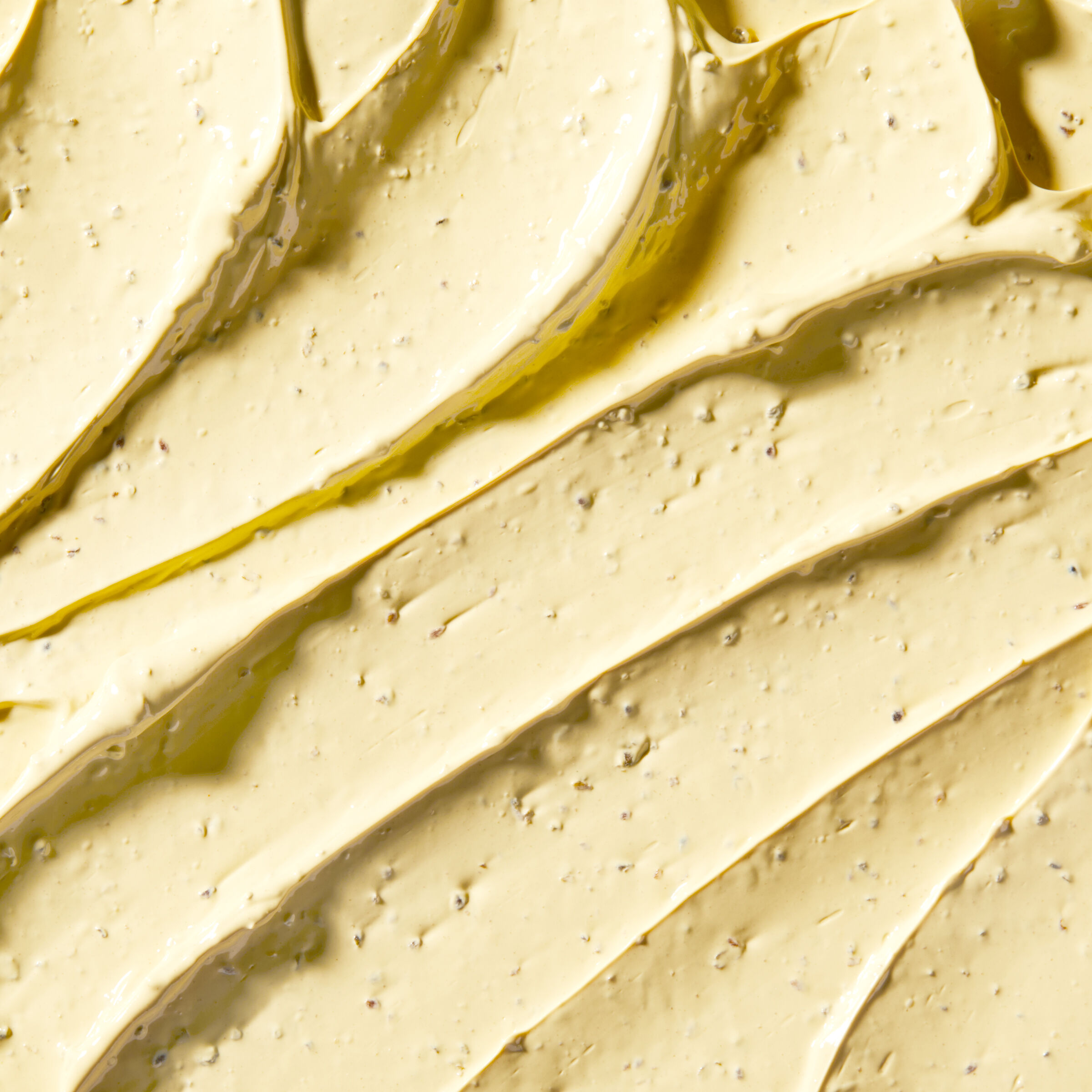 ماسك الكركم وبذور التوت البري المنشطة لإشراقة البشرة